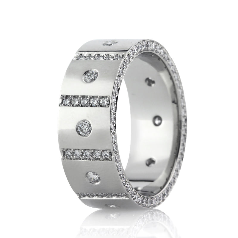 Men's Wedding Bands to Compliment a Round Brilliant Cut Diamond Engagement Ring