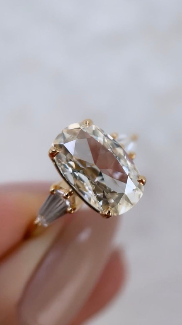 Old Mine Cut Engagement Rings are one of the biggest Engagement Ring trends for Fall 2025.