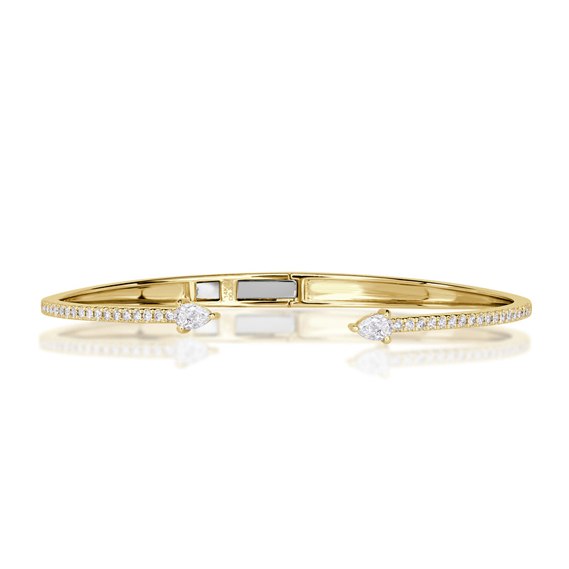 0.67ct Round Brilliant Cut and Pear Shaped Diamond Bangle