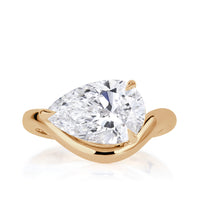 14k Yellow Gold Pear Shape Diamond with Curved Band