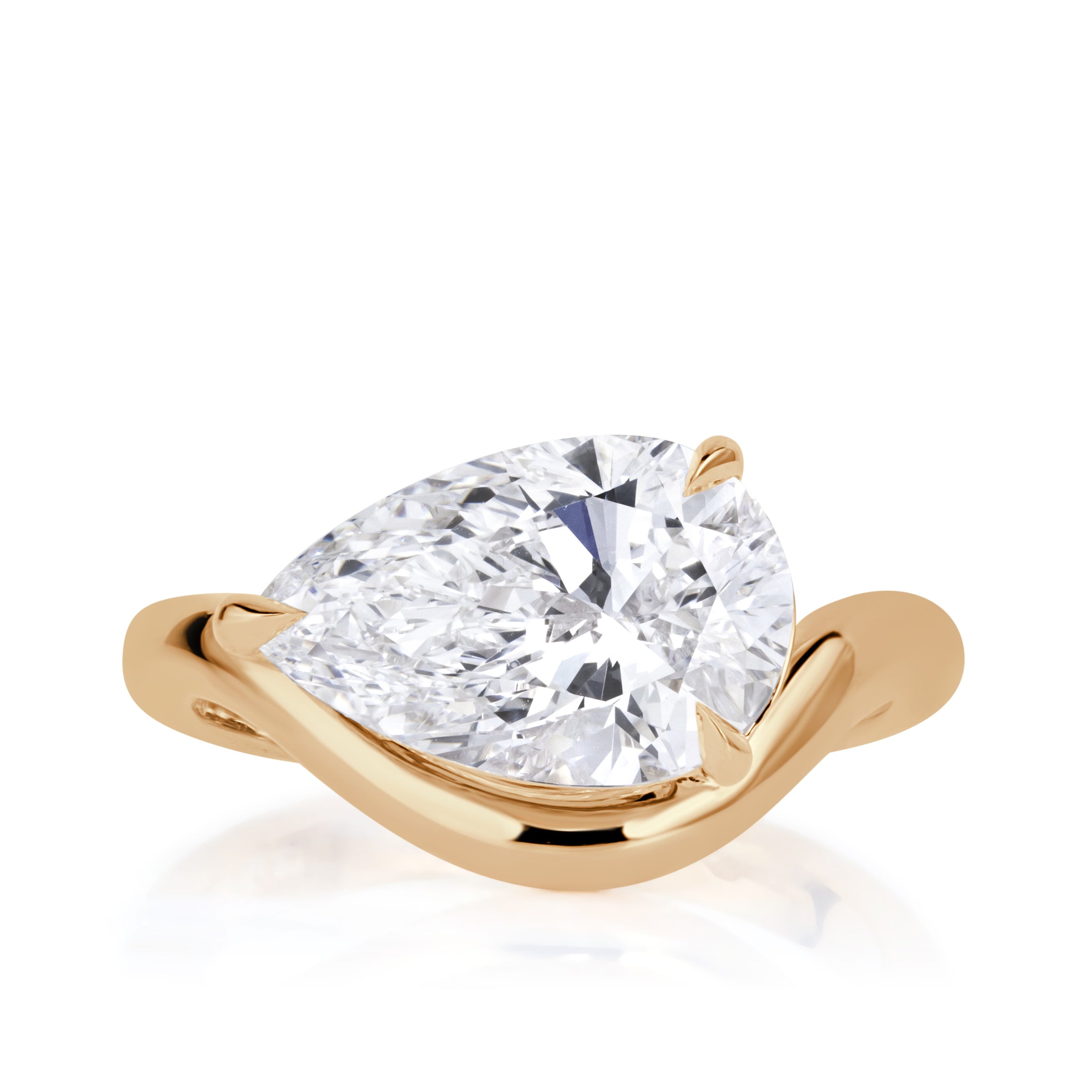 14k Yellow Gold Pear Shape Diamond with Curved Band