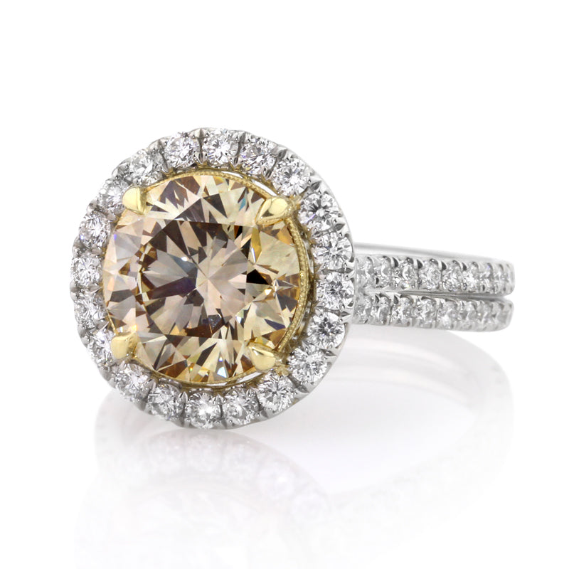 4.46ct Fancy Light Yellow Round Brilliant Cut Diamond Engagement Ring