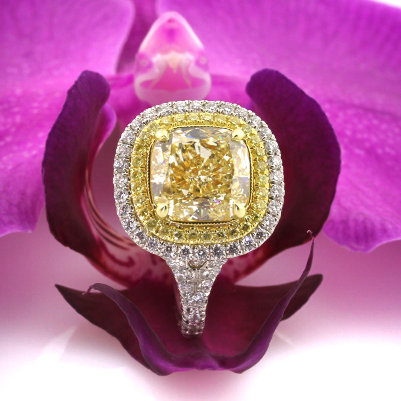 4.77ct Fancy Light Yellow Cushion Cut Diamond Engagement Ring