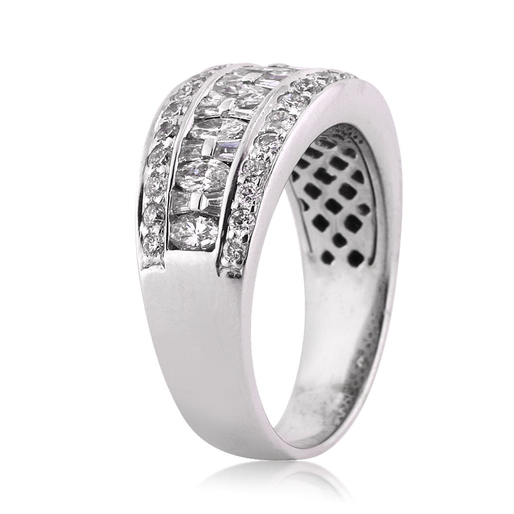 2.60ct Oval and Baguette Cut Diamond Right-Hand Ring in 18k White Gold