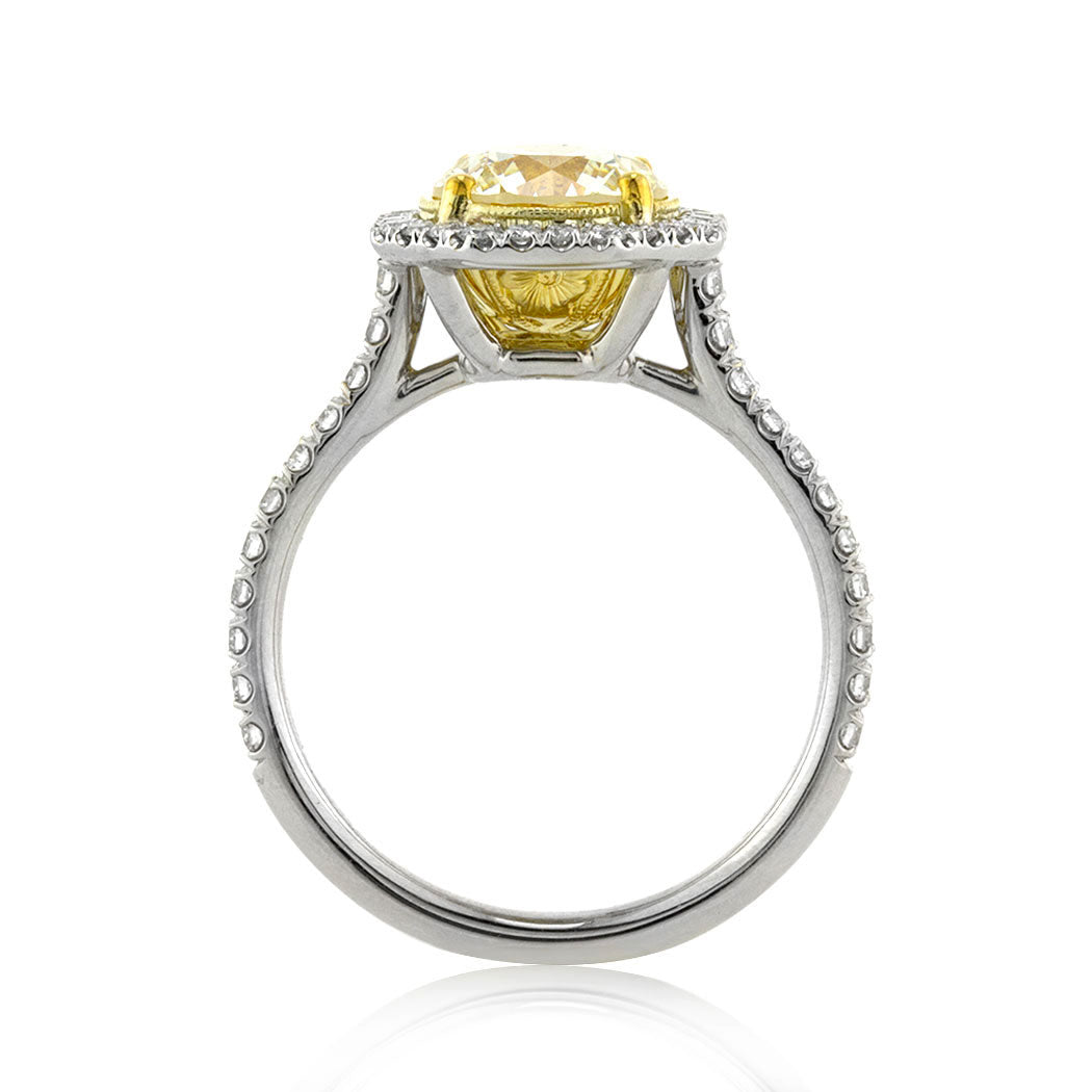 2.65ct Fancy Light Yellow Round Brilliant Cut Diamond Engagement Ring