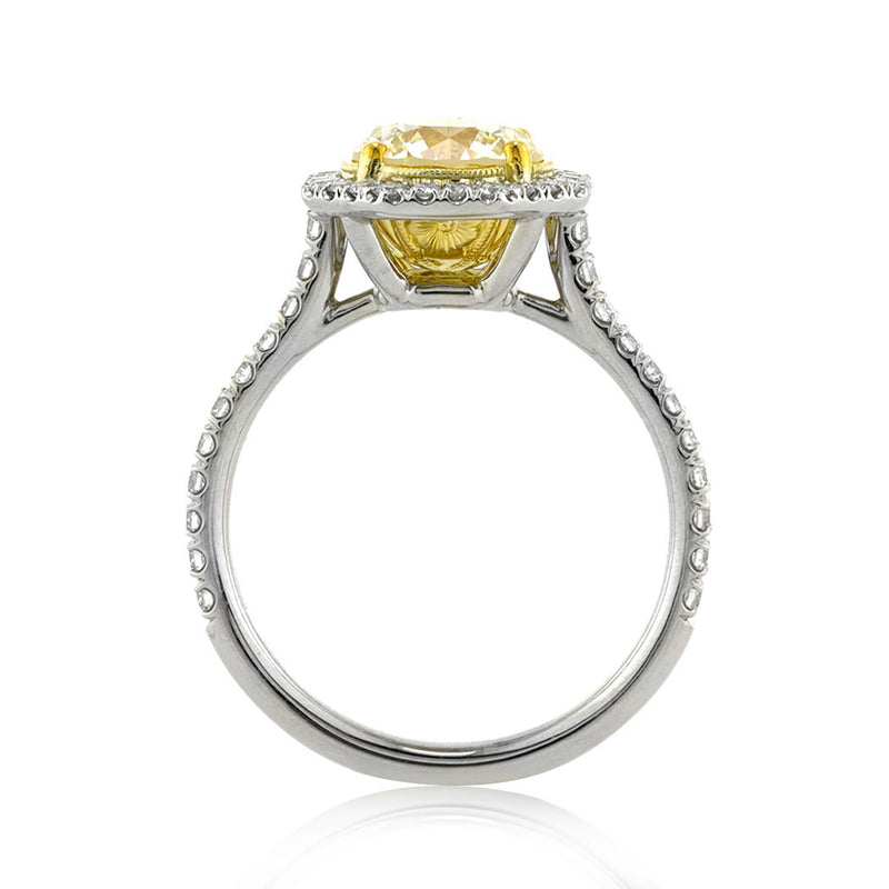 2.65ct Fancy Light Yellow Round Brilliant Cut Diamond Engagement Ring