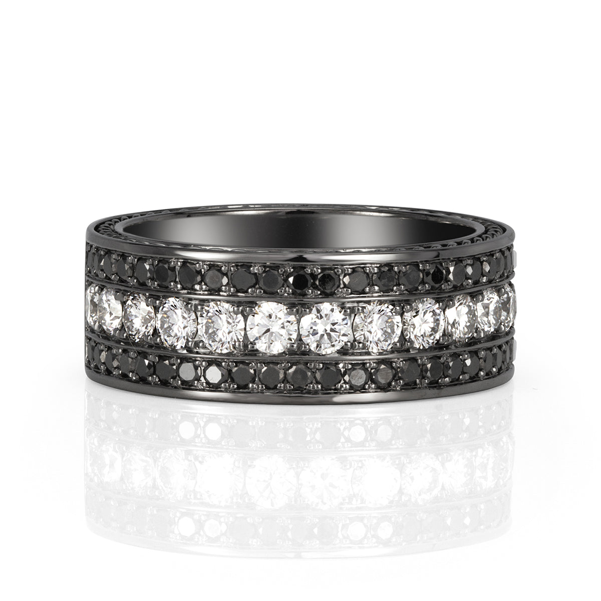 1.85ct Round Cut White and Black Diamond Men's Wedding Band in 18k Gold