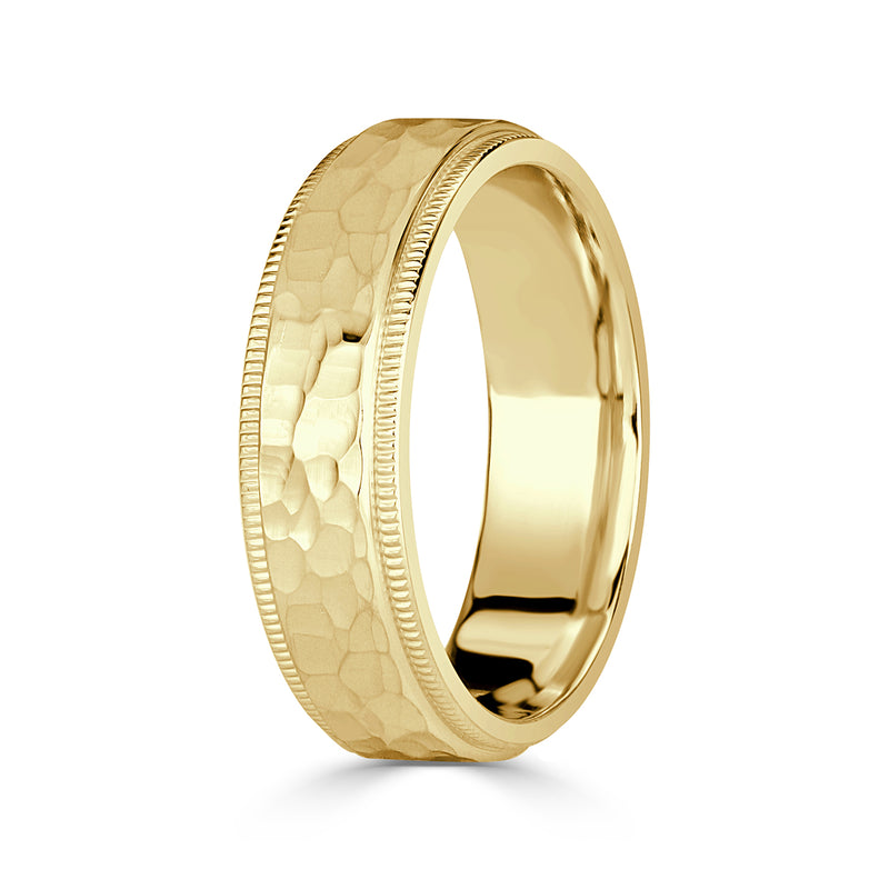 Men's Polished Hammered Finish Wedding Band in 14k Yellow Gold 5.5mm